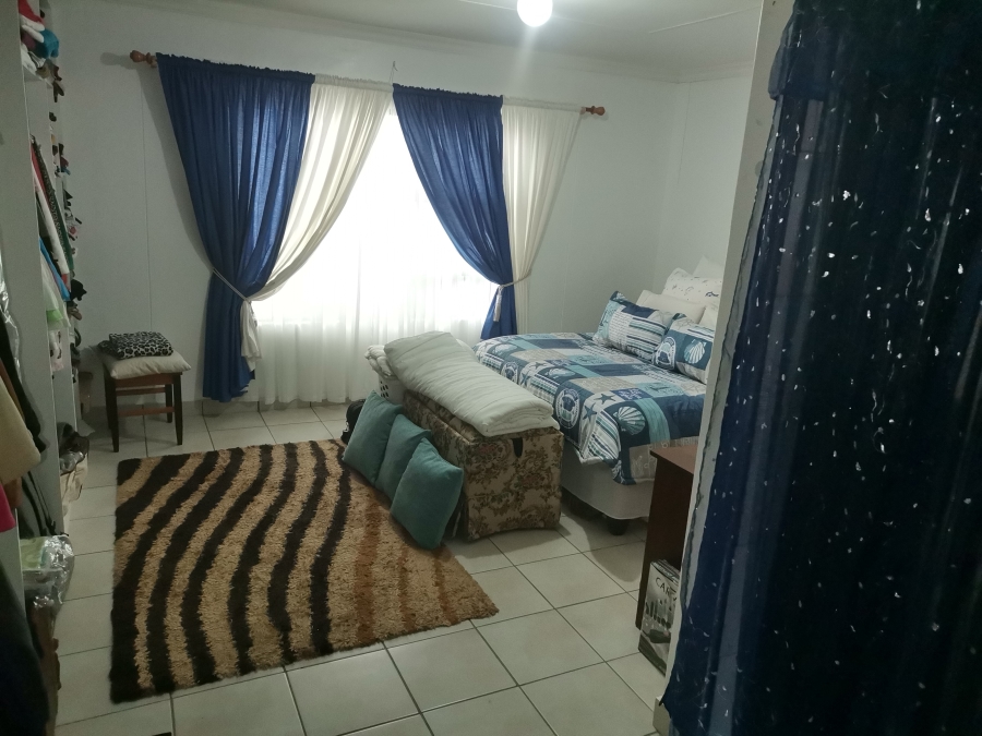 3 Bedroom Property for Sale in Kwanonqaba Western Cape